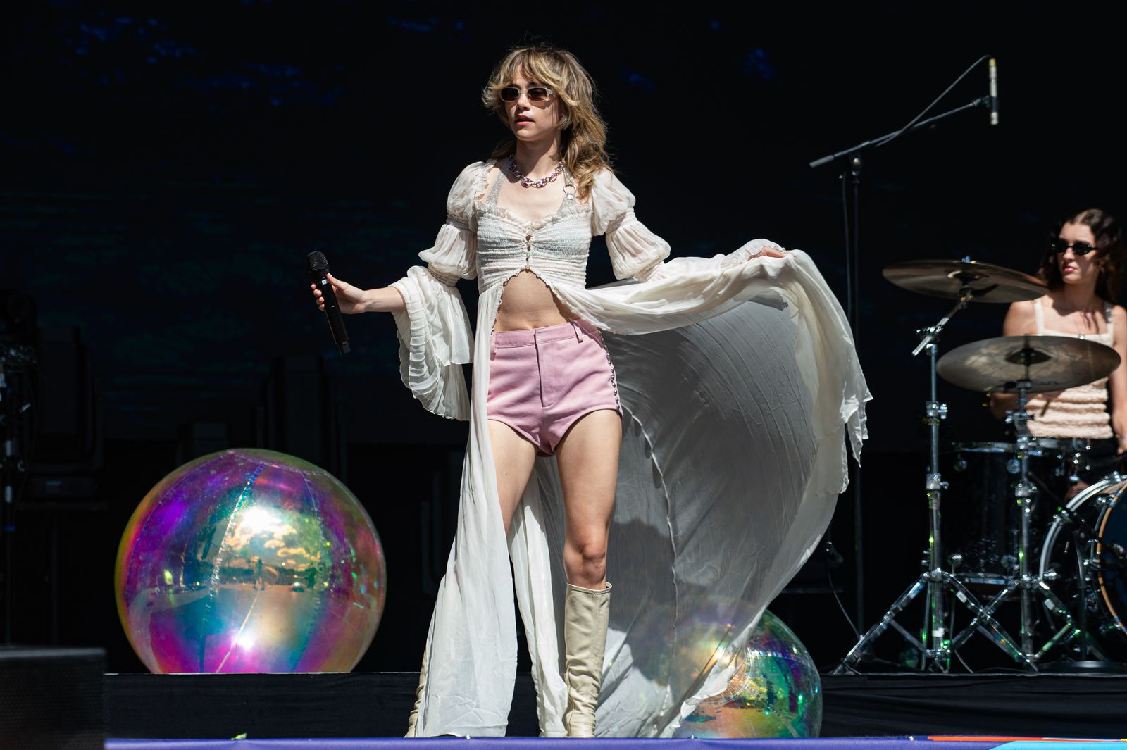 مهرجان Suki Waterhouse Superbloom 2025 اليوم الثاني