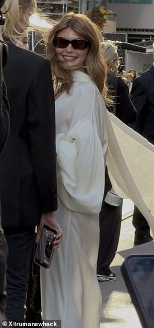 شوهدت وهي تدعمه في العرض الأول لفيلم فرانكشتاين