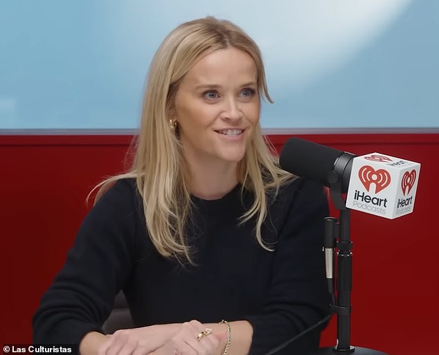 فاز الفائز بجائزة الأوسكار البالغة من العمر 49 عامًا-والذي ولد في عام 1976-الفاصوليا عن الممثلة التي رشحت إيمي أثناء ظهورها على لاس كراثة مع مات روجرز وبوين يانغ في 17 سبتمبر