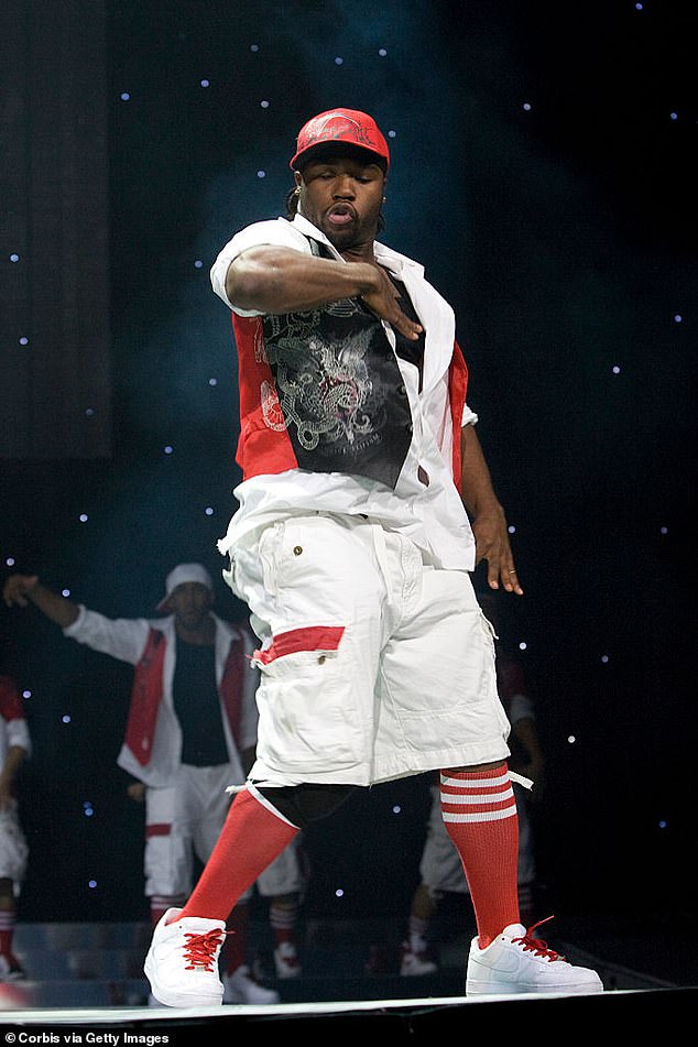 بعد أن حصل على النصر ، كشف أنه في الواقع لم يكن لديه تدريب تقني للرقص كطفل لكنه عمل على بعض الأشياء قبل اختباره (شوهد في Sytycd في عام 2008)