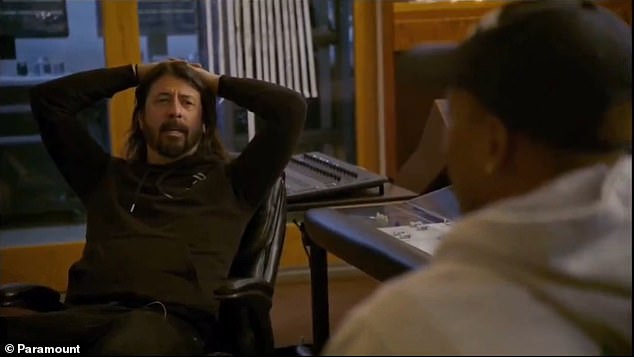 تم قبول مان مان مانترز البالغ من العمر 56 عامًا - الذي لا يزال غير قادر على قراءة الموسيقى - على سلسلة Paramount+ من Cradle إلى المسرح في عام 2021: 