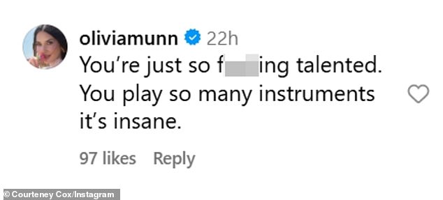 علقت الممثلة أوليفيا مون: 