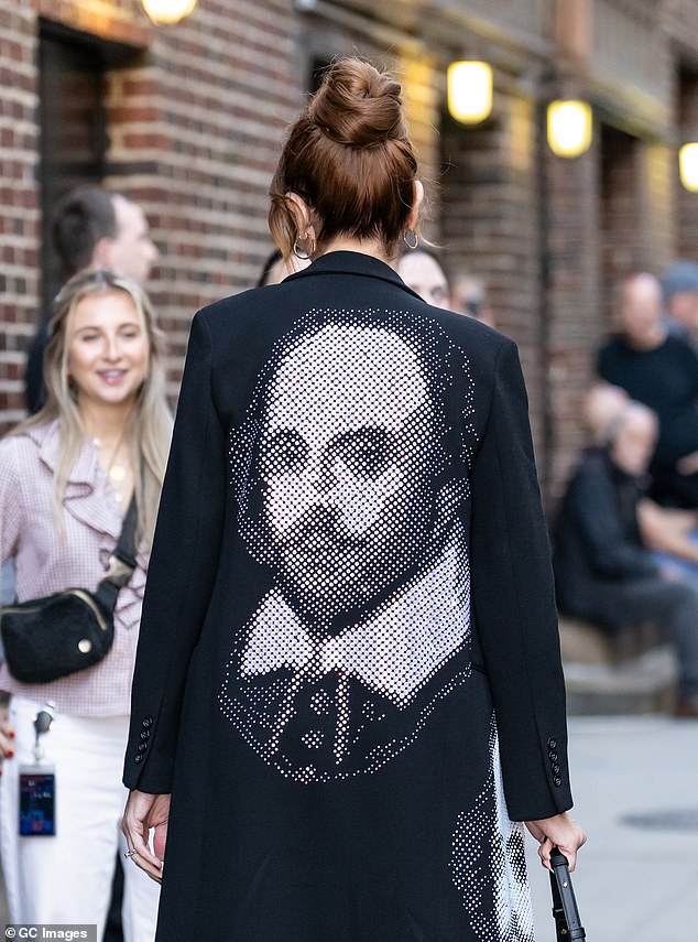 عرضت جوليا التصميم الرائع