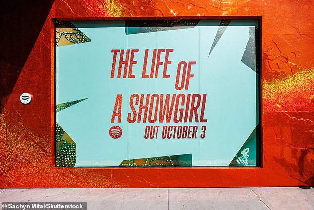 آخر مسعى مسرحي لـ Swift ، The Life of a Showgirl ، يصل إلى المسارح يوم الجمعة