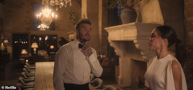بعد التجديدات الشاملة التي قام بها Beckhams¿، يشتمل مكان الإقامة الآن على ساونا ومغطس وصالة ألعاب رياضية وحمام سباحة وملعب لكرة القدم وحتى خيمة سفاري بقيمة 50.000 جنيه إسترليني على أراضي الترفيه.