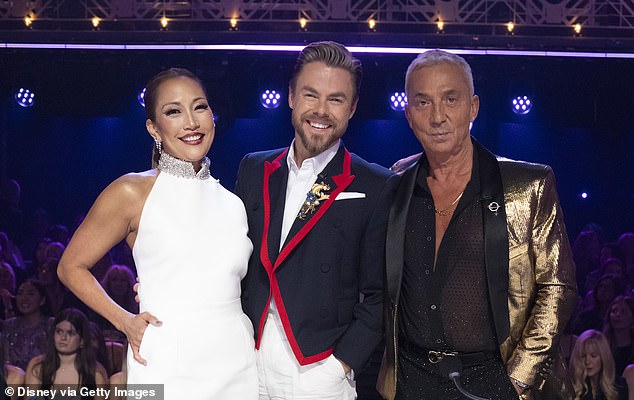 في الصورة من اليسار: حكام الموسم 34 كاري آن إينابا وديريك هوغ وبرونو تونيولي