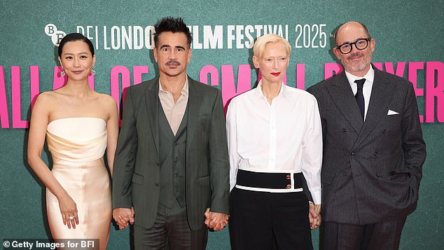 قصة لاعب صغير تتبع اللورد دويل (كولين)، مقامر يشرب الخمر ويراهن في طريقه من خلال الديون المتراكمة (في الصورة مع المخرج إدوارد بيرغر).