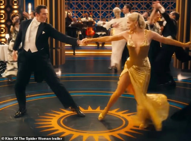 وصورت المغنية من منطقة برونكس الفيلم في أبريل 2024 عندما كانت تنفصل عن زوجها بن أفليك. اعتقد المعجبون أنها فقدت وزنها بسبب ضغوط زواجها المنهار، لكن من المعروف الآن أنها أصبحت أكثر نحافة من أجل الفيلم.