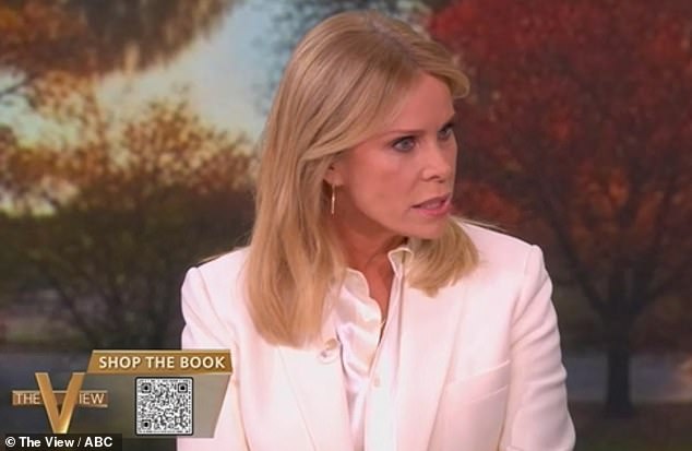 دافعت شيريل بشراسة عن قدرة زوجها آر إف كيه جونيور على العمل كوزير للصحة في برنامج The View في وقت سابق من هذا الأسبوع