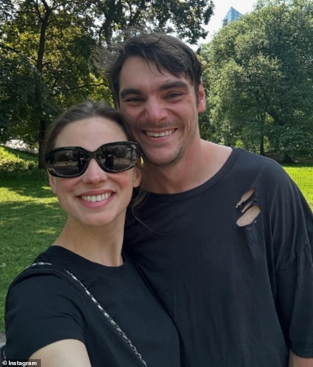 وقالت ميتي لمجلة People: 