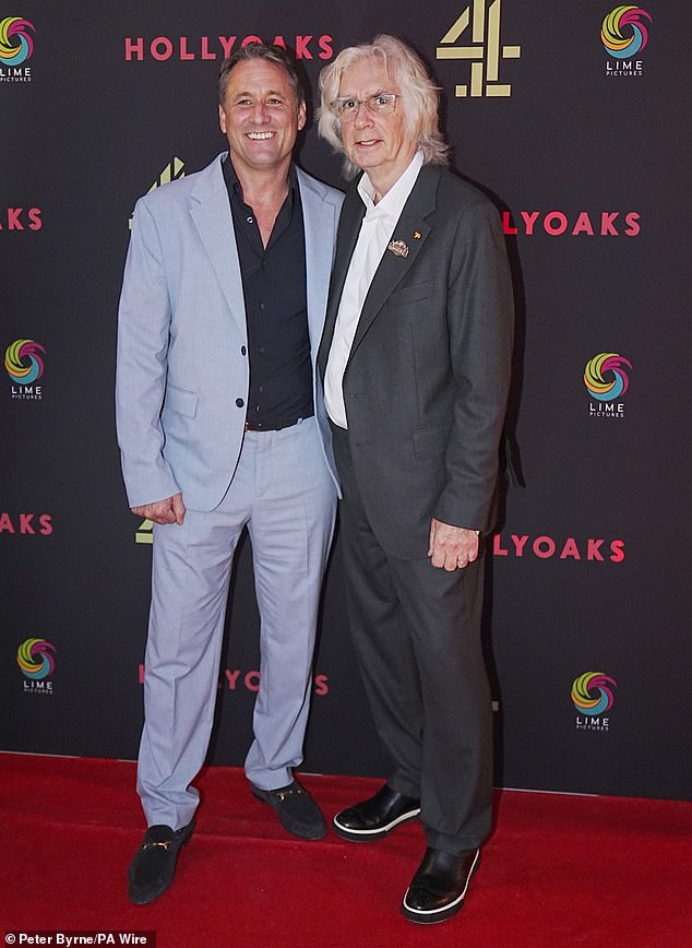 الانضمام إلى منشئ Hollyoaks Phil Redmond (في الصورة) في مكان ليفربول، كان بيكارد ذو الوجه الجديد حاضرًا للاحتفال بإنجازات العرض المختلفة