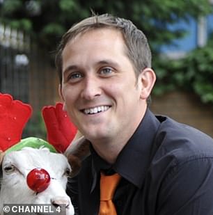 في الصورة دومينيك هاتشينسون في Hollyoaks