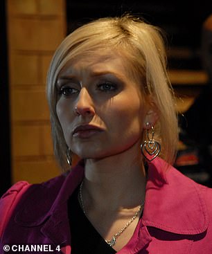 في الصورة كارمل ماكوين في Hollyoaks