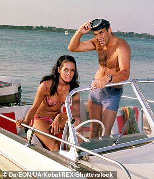 مارتين وشون كونري في فيلم Thunderball عام 1965