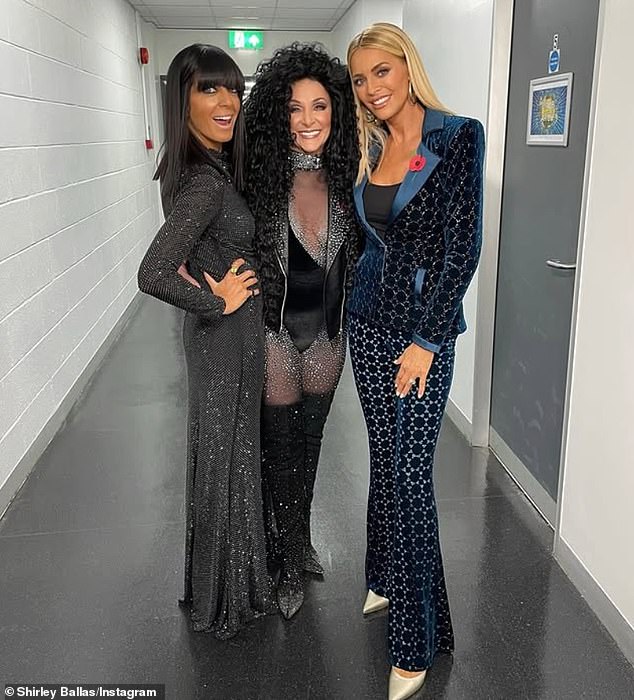 كما اعترفت رئيسة القضاة شيرلي بالاس بأن خبر خروجهم المفاجئ تركها في 