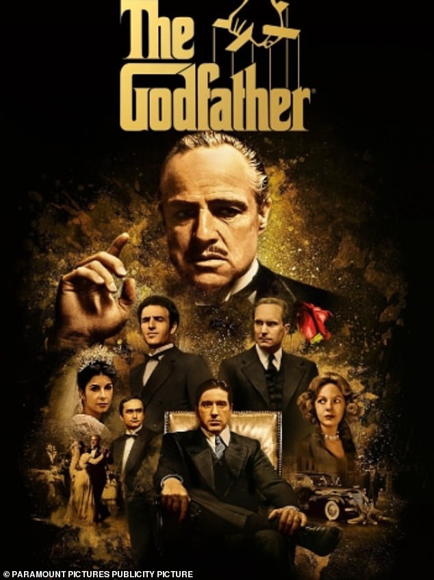 واشتهر كوبولا بإخراج الفيلم الكلاسيكي The Godfather عام 1972 والذي قام ببطولته ديان كيتون وآل باتشينو.
