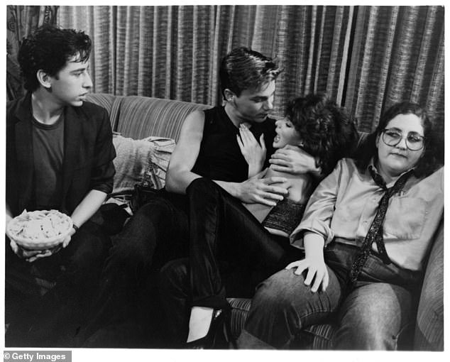 بدأت مسيرتها في الأفلام بأدوار مبكرة في أفلام مفضلة مثل The Last American Virgin (1982)