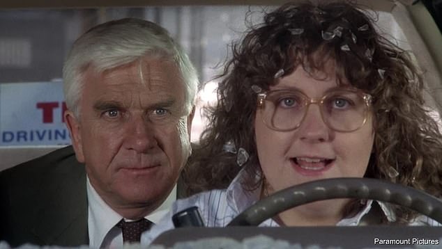 كان أحد أكثر مشاهدها شهرة هو إلقاء الضحك إلى جانب ليزلي نيلسن في فيلم The Naked Gun: From the Files of Police Squad! (1988) حيث لعبت دور سائق الطالب