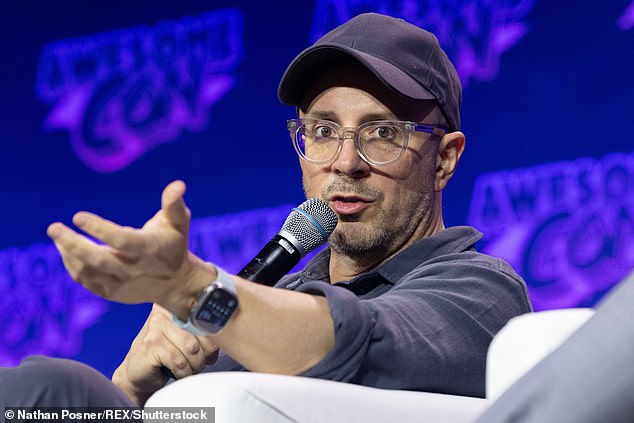 أطلق ستيف البودكاست الجديد الخاص به في سبتمبر في محاولة لإعادة التواصل مع المعجبين وتغطية مواضيع الحياة الصعبة. في الصورة في أبريل