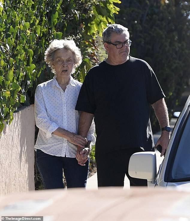 لقد شوهدت مع رفيق ذكر