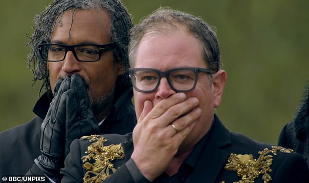 وفي حديثه على البودكاست الخاص به، سُئل آلان عما إذا كان صديقًا لبالوما، فأجاب: