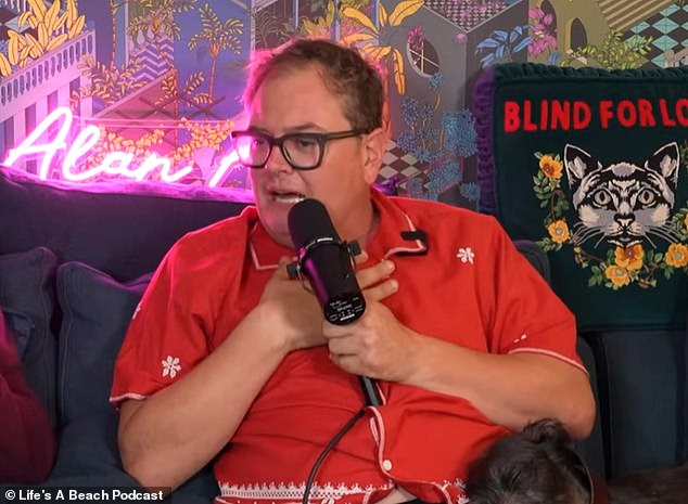 اعترف آلان، وهو خائن في العرض إلى جانب جوناثان روس وكات بيرنز، بأنه الآن في حاجة ماسة إلى التصالح مع بالوما وأنه