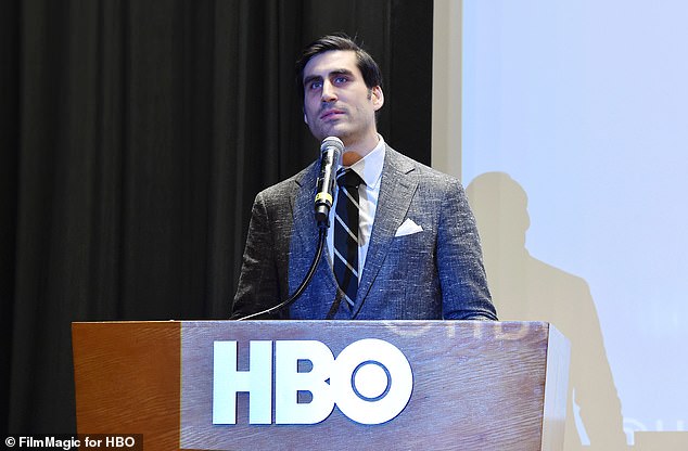 وسط مفاوضات العقد مع بارستول، اتهم كوبر صديق فرانكلين آنذاك بيتر نيلسون بـ