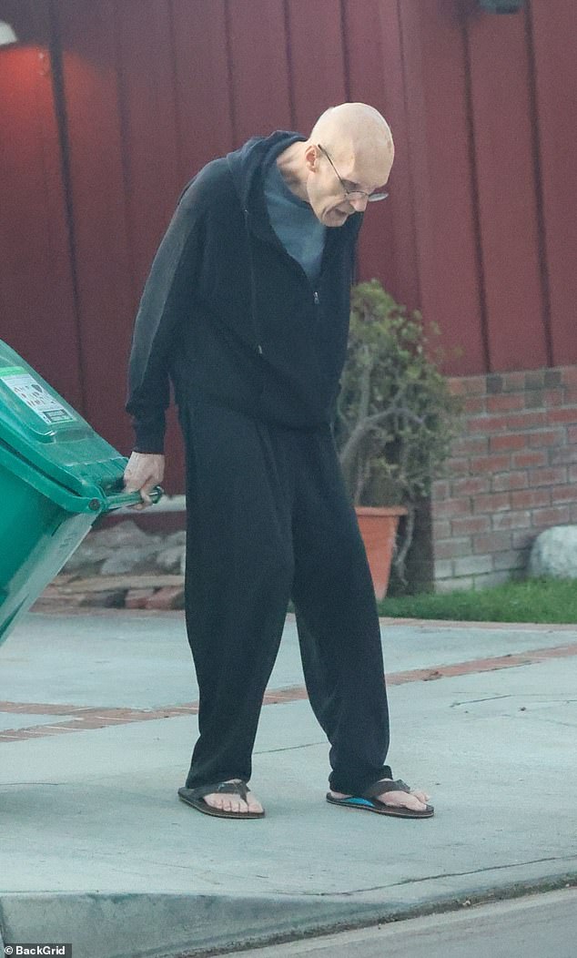 هل يمكنك تخمين من هو؟