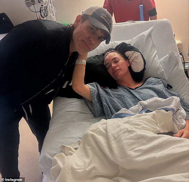 بعد أن حصلت على فرصة 50/50 للبقاء على قيد الحياة، كشفت ميلينكامب أن السرطان الذي تعاني منه أصبح الآن