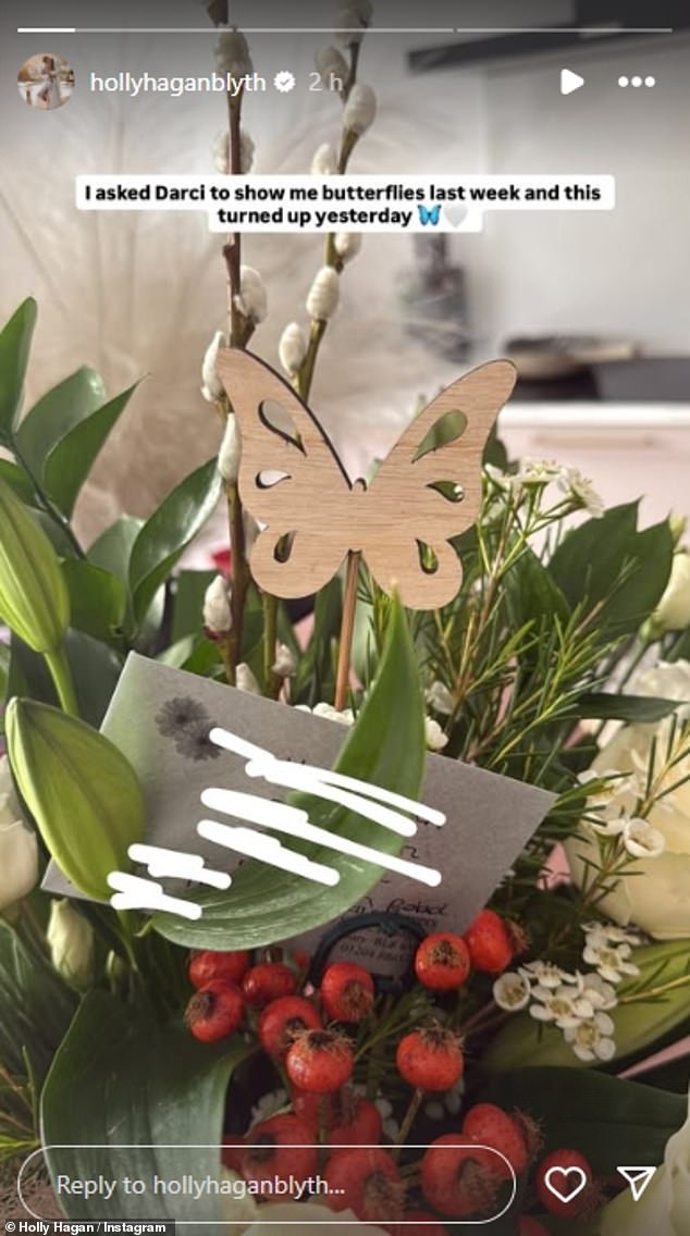 بعد أخذ استراحة قصيرة، شاركت هولي