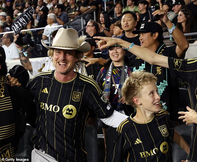 يشارك أوين ابنه الأكبر، روبرت فورد - الذي سمي على اسم والد الممثل الراحل ولكنه يعرف ببساطة باسم فورد - مع صديقته السابقة جايد دويل، في حين أن ابنه الأصغر، فين، من علاقته بالمدربة الشخصية كارولين ليندكفيست.