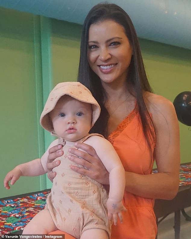 ولدت طفلته الثالثة، ابنته ليلى، في عام 2018 لوالده السابق فاروني فونجسفيراتس