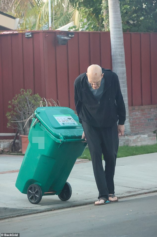 اعتبارًا من هذا الأسبوع، قامت حملة GoFundMe التي أنشأها صهره بجمع 104 ألف دولار لصالح سترويكن وزوجته تريسي.