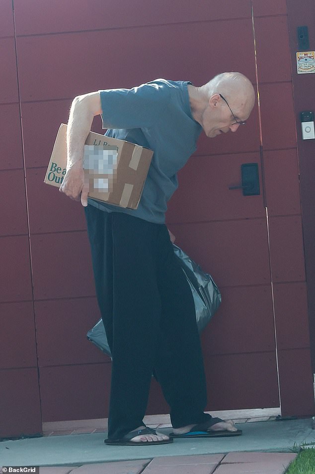 واستمر في أداء العديد من الأدوار في الثمانينيات، بما في ذلك عروض ستار تريك والمسلسل الفرعي لحرب النجوم، بالإضافة إلى دوره أمام جاك نيكلسون في فيلم The Witches Of Eastwick عام 1987.