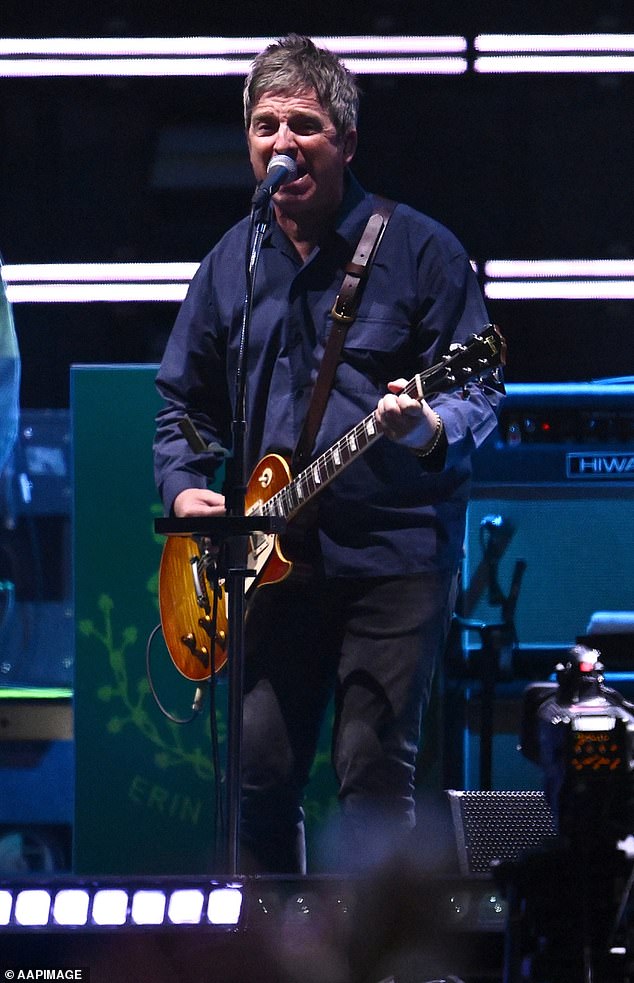 وهذه هي المرة الأولى التي تقوم فيها الفرقة بجولة في البلاد منذ عام 2005