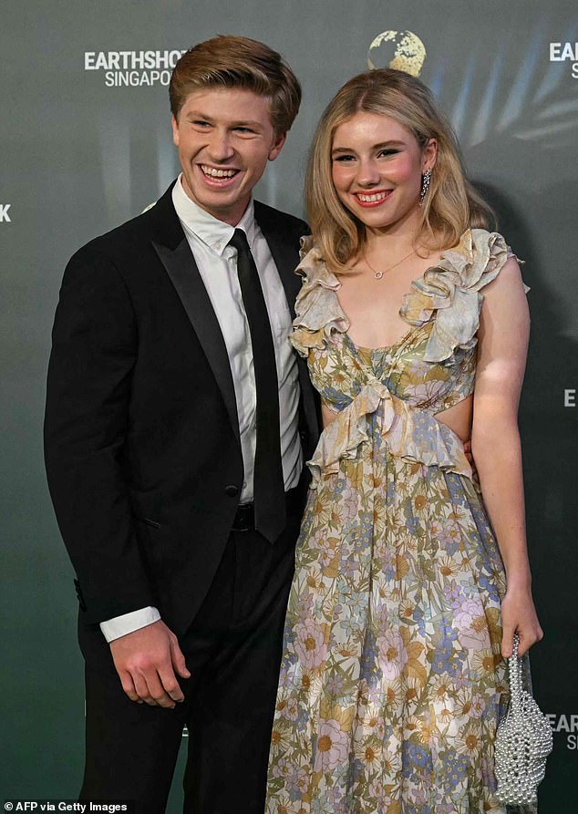 في نوفمبر من العام الماضي، كشف روبرت أنه لا يزال يبحث عن الحب بعد انفصاله عن حبيبته منذ فترة طويلة روري بوكي (يمين) في فبراير 2024.