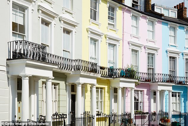 في الصورة: ألبوم صورة لـ Primrose Hill ، المنطقة التي انتقل فيها تايلور سويفت وجو ألوين في عام 2021