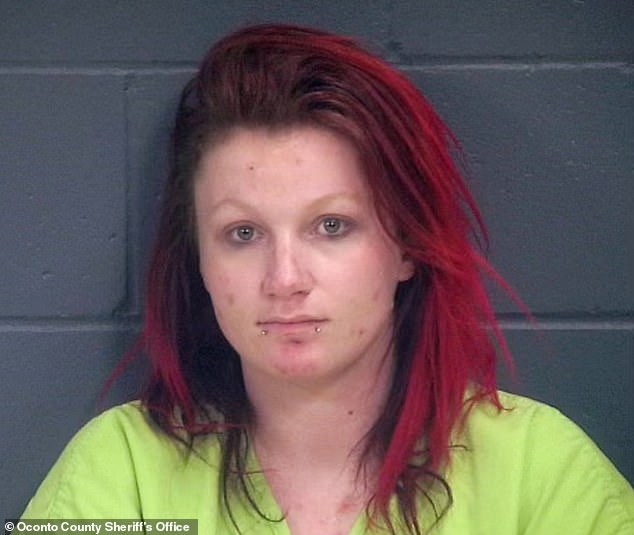 ويأتي منشورها بعد إلغاء فترة المراقبة لتشيلسي في وقت سابق من هذا الشهر، مما أدى إلى صدور حكم بالسجن في 22 أكتوبر.