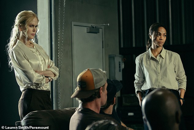 العرض المليء بالأفعال هو من منشئ يلوستون تايلور شيريدان وأيضًا Costars Morgan Freeman