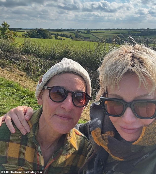 أكدت إلين دي جينيريس في مقابلة أنها غادرت الولايات المتحدة بسبب الرئيس ترامب