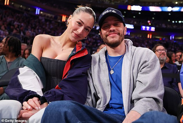 وقالت هيويت إنها حاولت 