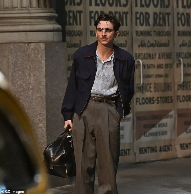 يقوم شالاميت حاليًا بالترويج لفيلمه الجديد Marty Supreme (في الصورة)، والذي يلعب فيه دور البطولة إلى جانب الممثلة الحائزة على جائزة الأوسكار غوينيث بالترو.