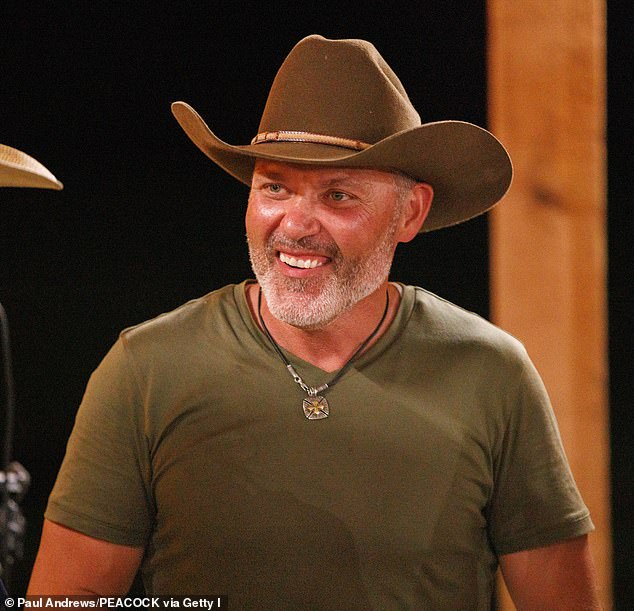 تأتي الخطوبة السعيدة بعد أسابيع فقط من الحكم على والد كول، ستيف ماكبي الأب، بالسجن لمدة 24 شهرًا بعد اعترافه بالذنب بتهمة الاحتيال في التأمين على المحاصيل.