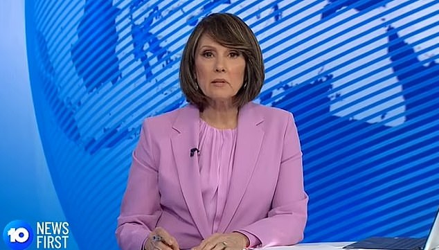 ويأتي ذلك بعد ثلاثة أسابيع فقط من اكتشاف أن باث تركت وظيفتها أيضًا كمقدمة أخبار في القناة العاشرة بعد عشر سنوات من العمل في الشبكة، وتم استبدالها بنجمة أصغر سناً تصغرها بأكثر من 20 عامًا.