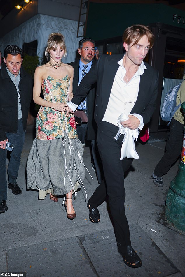 تم ربط الممثل والمغني لأول مرة في عام 2018 وأبقيا علاقتهما خارج دائرة الضوء في الغالب