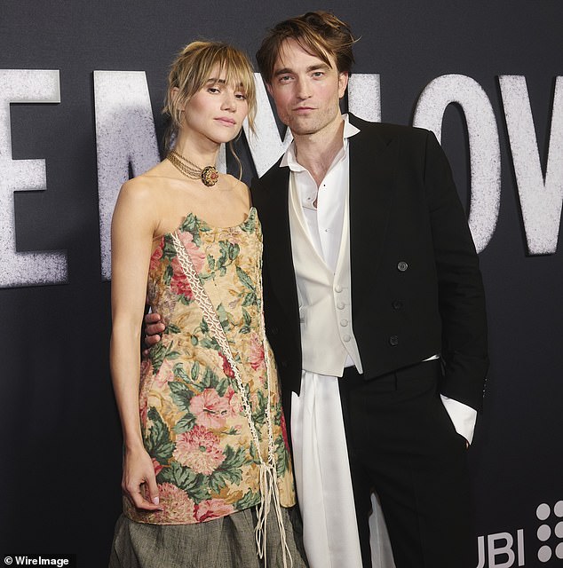 تأتي نزهتهم بعد أن تحدث روبرت عن حياته كأب جديد - حيث أدلى بتعليق نادر حول الأبوة