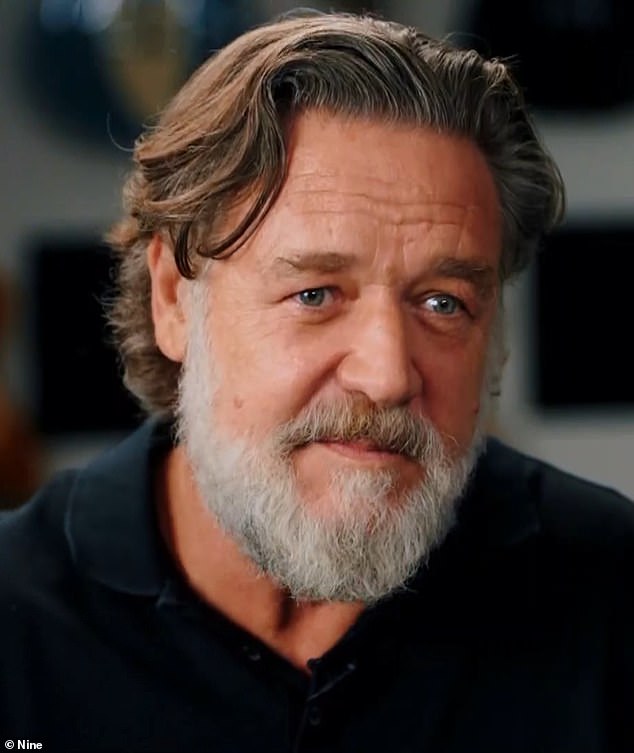 في مقابلة صريحة بشكل مدهش مع كارل ستيفانوفيتش، نفى ممثل المصارع الادعاءات بأنه كان مخطوبًا لشريكته البالغة من العمر 33 عامًا منذ خمس سنوات.