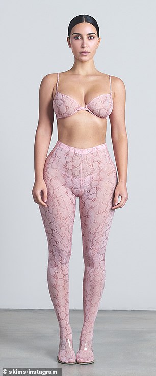 كيم كارداشيان عارضة الأزياء SKIMS في 5 سبتمبر