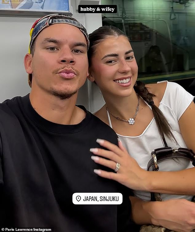 ويستمتع العروسان الآن بشهر عسل رومانسي في اليابان