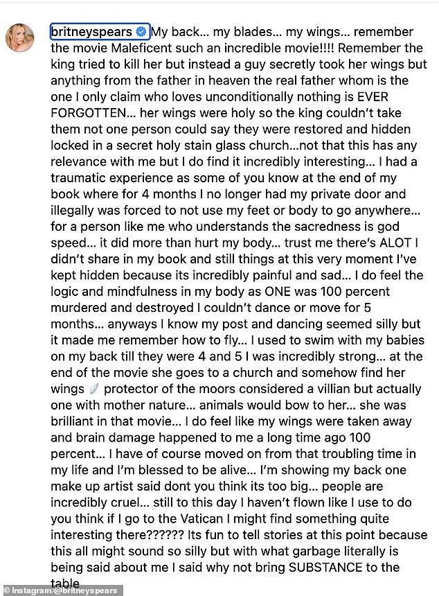 وفي منشور غريب آخر الشهر الماضي، زعمت سبيرز أنها عانت من 